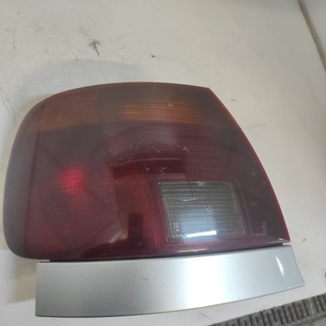 Лампа левая задняя зад audi a4 b5 дорестайлинг 8d0945095a 114795 фото №1