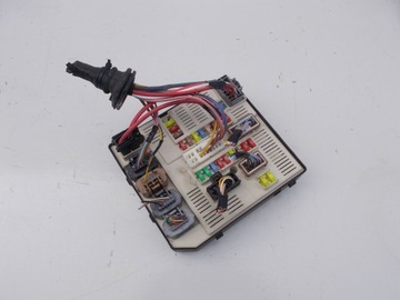 Модуль usm коробка запобіжників renault megane iii 284b68372r 9634429846 фото №1