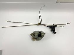 Замок двері праві задній зад пасажира амортизатор тягa mercedes w201 190 фото №1