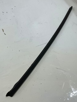 Планка прокладка скла перед права audi a7 c7 фото №1