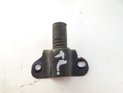 Juke micra qashqai i j10 рестайлінг 10-14 відбійник кришки зад багажника фото №1