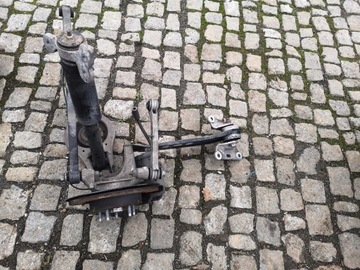 Insignia b 2.0 поворотна опора амортизатор праві зад фото №1