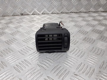 Решітка повітропровід ліва vw passat b5 3b0819703d фото №1