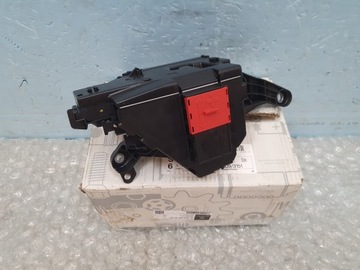 Коробка клема плюсова + mercedes w213 a2135403739 фото №1