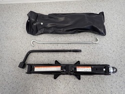 Toyota yaris домкрат підйомник автомобільний ключ do kół новий фото №1