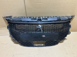 Решітка peugeot 208 2 перед фото №1