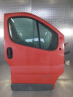 Trafic ii 06-14 двері перед передні праві фото №1