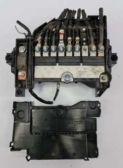 Коробка предохранителей volvo v40 ii 31337535 фото №1