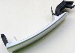 Ручка серебряная наружная audi a2 8z фото №1