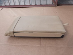 Подлокотник бардачок зад кожа vw golf v 1k0885205 фото №1