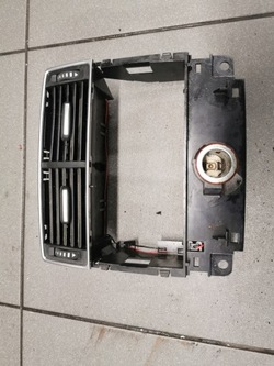 Решётка воздуховод зад audi a8 d3 4e0819203b фото №1