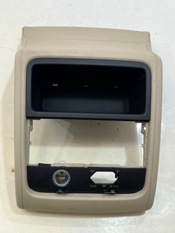 Рамка тунелю зад vw touareg 7p 7p6864299 бежева фото №1