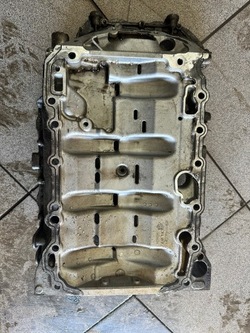 Піддон масляна верхня 06j103603 golf v vi octavia ii a3 8p leon eos 1.8tfsi фото №1