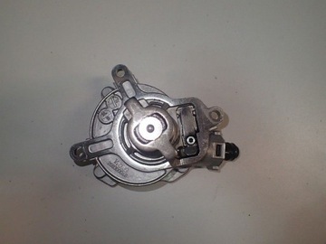 Audi q3 rs 2.5 tfsi daz вакуум насос 07k145100j фото №1