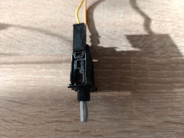 Датчик открытия багажника света mercedes w210 2018202110 оригинал фото №1