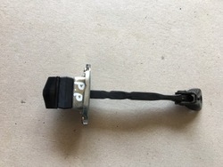 Honda cr-v iv 12- ограничитель дверь правые перед пассажира фото №1