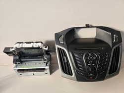 Екран дисплей радіо панель ford focus mk3 bm5t18c815dk / cm5t18b955ac фото №1