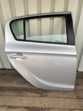 Hyundai i20 i комплектные дверь правый зад задние fg серебристый фото №1