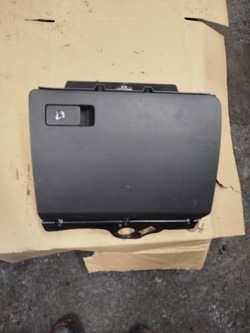 Бардачок пасажира ручка vw passat b6 3c1857114 фото №1