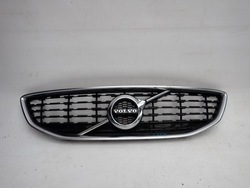 Volvo v40 ii r-design рестайлинг 15- решётка радиатора решётка радиатор фото №1