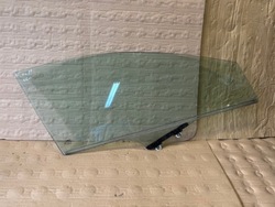 Honda civic viii ufo скло з двері права передня правий перед 2006r фото №1