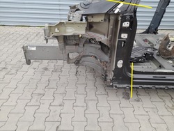 Чверть лонжерон лівий перед lp tesla x 18r фото №1