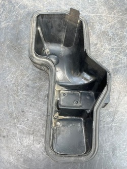 Audi a6 c5 лівий ковпачок ліва заглушка фара лампи 153813-01 фото №1