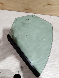 Скло праві зад відкривна peugeot 206 cc 2002 r. оригінал фото №1