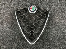 Alfa romeo giulia решітка радіатора решітка радіатор 156152061 фото №1