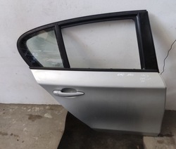 Bmw e87 дверь правые зад титан серебро фото №1