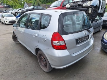Honda jazz 2 ii gd5 gd1 скло зад срібна кришка багажника nh623m фото №1