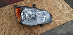 Лампа передня chrysler voyager 11-18r права оригінал фото №1