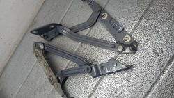 Петля крышки ford mondeo mk3 01r 1.8b sedan фото №1