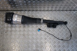 Правые зад амортизатор mercedes w222 a2223201800 фото №1