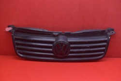 Решітка решітка радіатора чорна 3b0853651l vw passat b5 рестайлінг 00-05 фото №1
