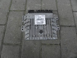 Комп'ютер двигуна megane iii 1,5 dci 237100121r фото №1