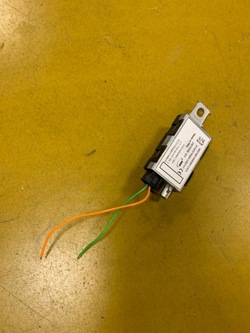 Підсилювач антени кришки зад peugeot 3008 ii 5008 фото №1