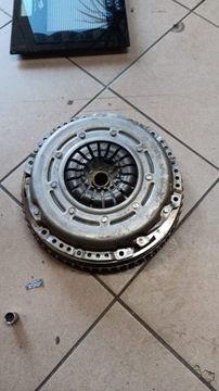 Сцепление прижим двухмассовый маховик диск renault 123102121r , 301014370r , 302106358r фото №1