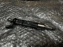 Форсунка alfa romeo stelvio giulia 2.0t 04893630aa фото №1