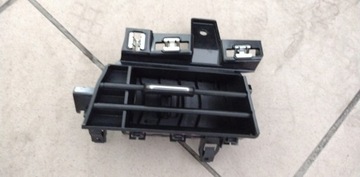 Решітка повітропровід renault clio v 687515357r фото №1