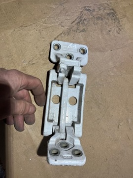 Петля sprinter 906 рестайлинг a9067400247 дверь правый зад фото №1