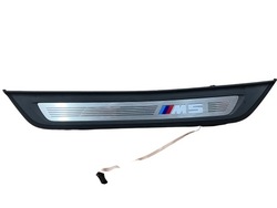 Планка порога підсвічувана зад права bmw m5 f90 фото №1