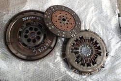 Mazda 6 2.0 citd колесо двухмассовый диск прижим фото №1