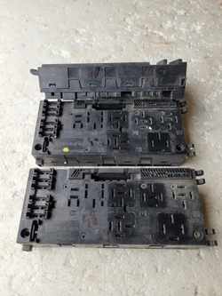 Mercedes коробка предохранителей 0025451901 фото №1