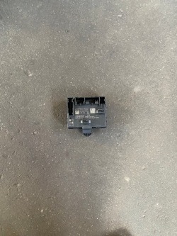 Audi оригінальний номер 4m0959793d фото №1