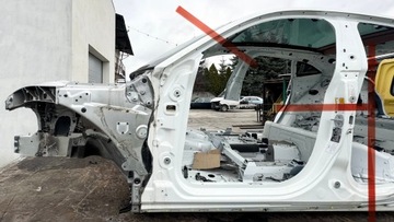 Aston martin dbx my83 чверть лівий перед поріг довга mpv біла перлина фото №1