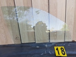 Daewoo nubira скло бокова двері передня перед права фото №1