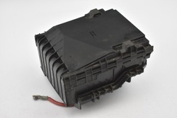 Коробка предохранителей 1k0937132f audi tt 8j 2.0d фото №1