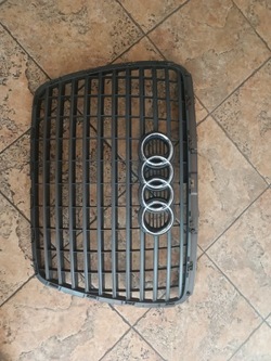 Решітка audi a6 c6 2008-2011 фото №1