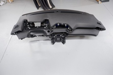 Peugeot 208 панель роздавальна капот фото №1